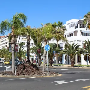 apartamentos-funchal-los-cristianos-tenerife.tenerifehoteles.net/
